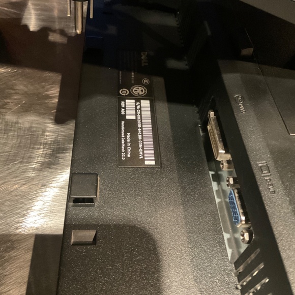 Dell Computer LCD Monitor - Picture 3 of 4